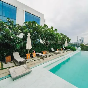 Serenity Saigon Sky - Free One Way Airport Shuttle Ho Chi Minh City
